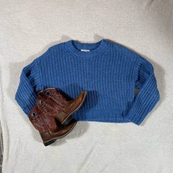 American Eagle Blue Knit Crewneck Cropped Sweater - Picture 4 of 9